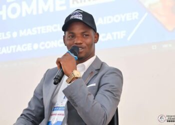  Pour une Guinée debout et éclairée : l’appel de Mamadou Saliou Barry à la conscience citoyenne