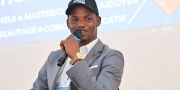  Pour une Guinée debout et éclairée : l’appel de Mamadou Saliou Barry à la conscience citoyenne