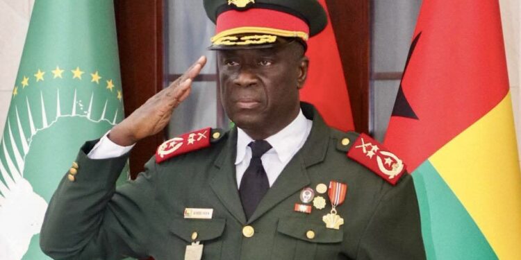 Guinée-Bissau : des tensions au sein de l’armée à l’approche du retour annoncé d’Embaló